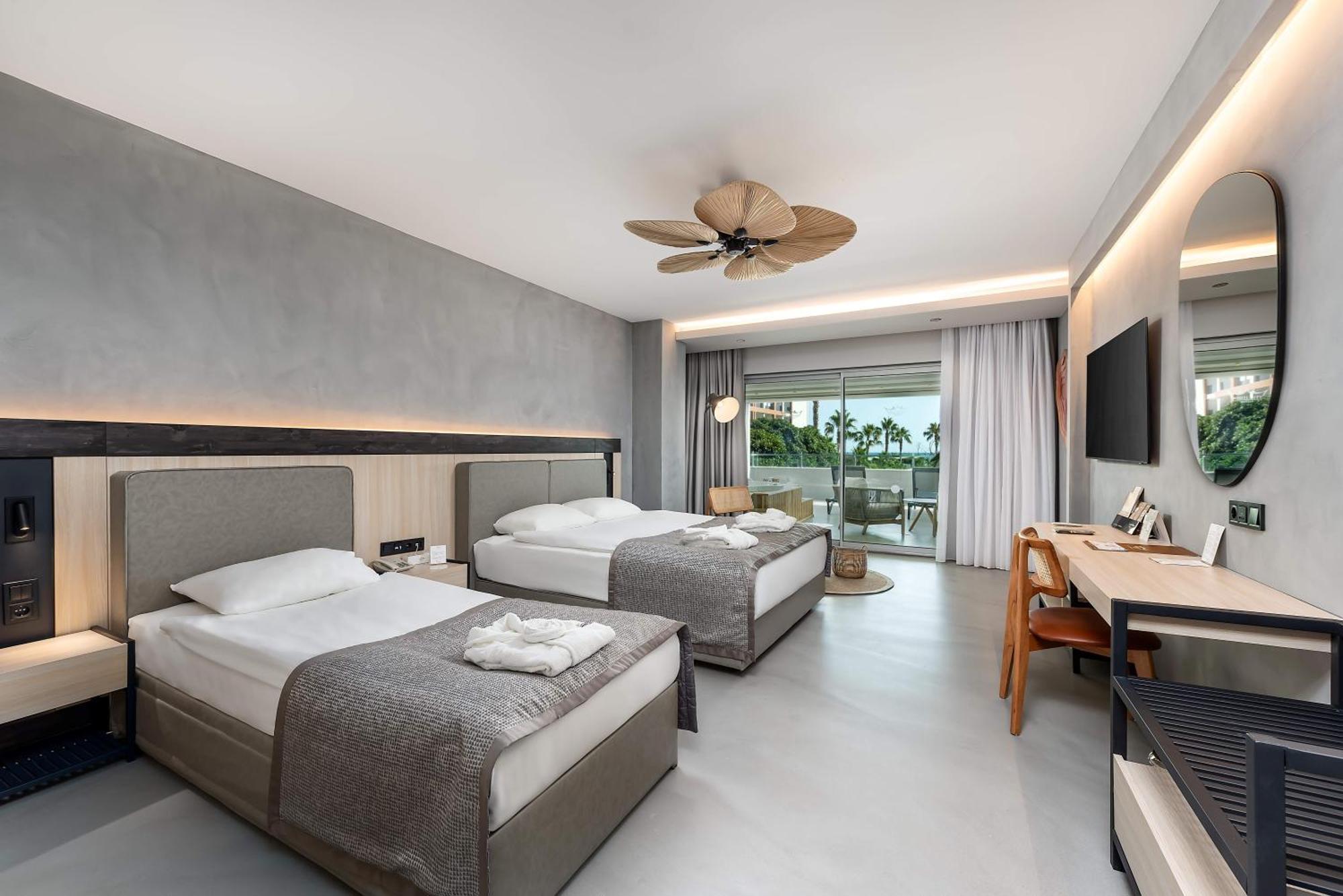 White Hotel Avsallar