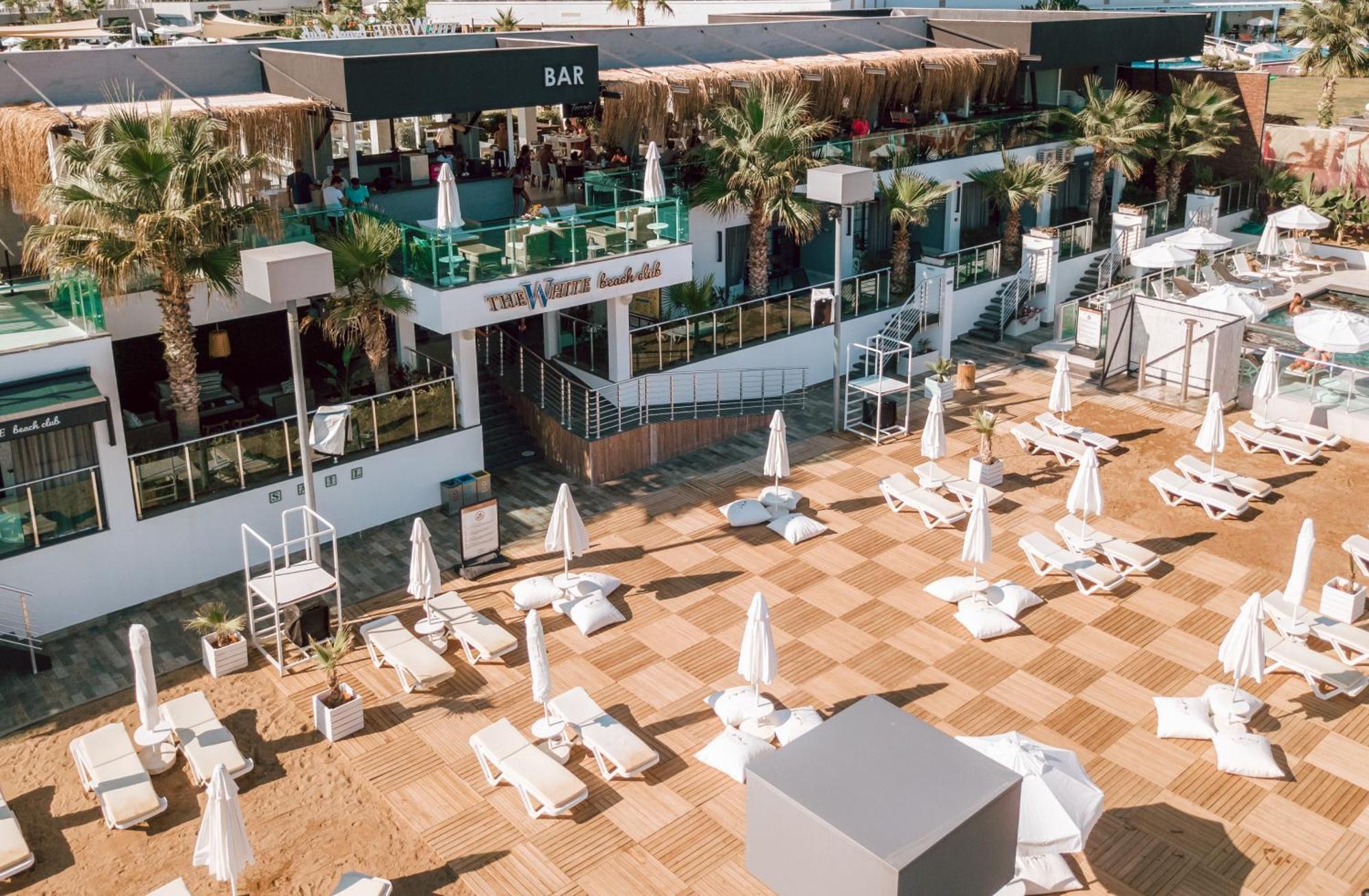 White Hotel Avsallar