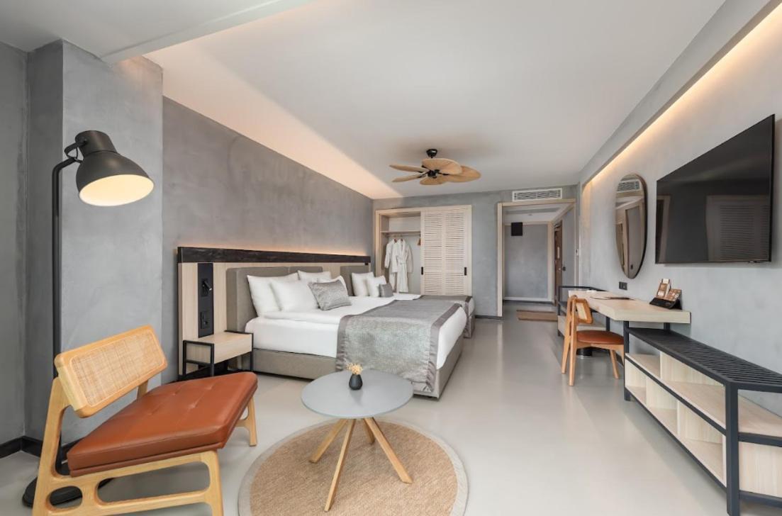 White Hotel Avsallar