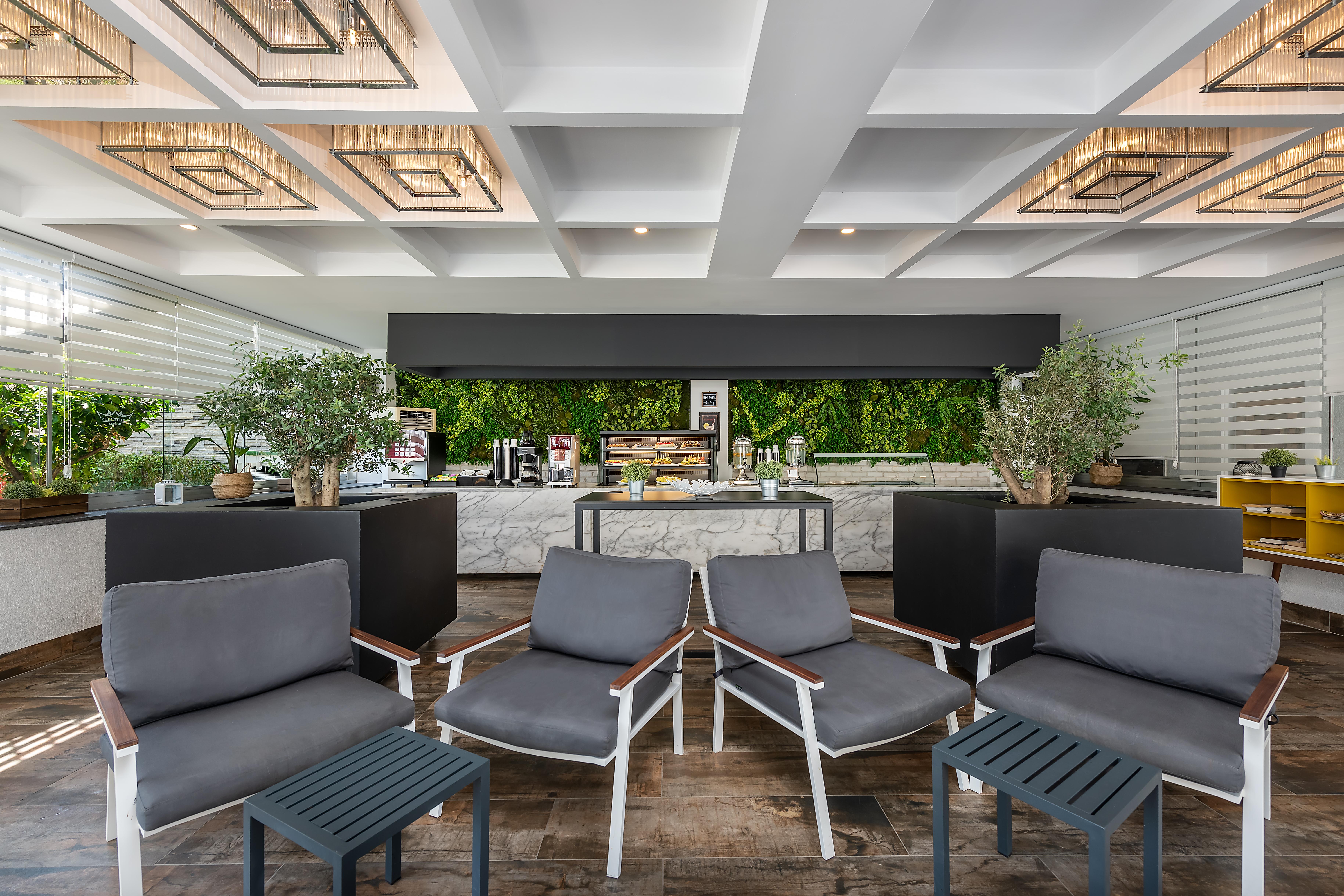 White Hotel 5*