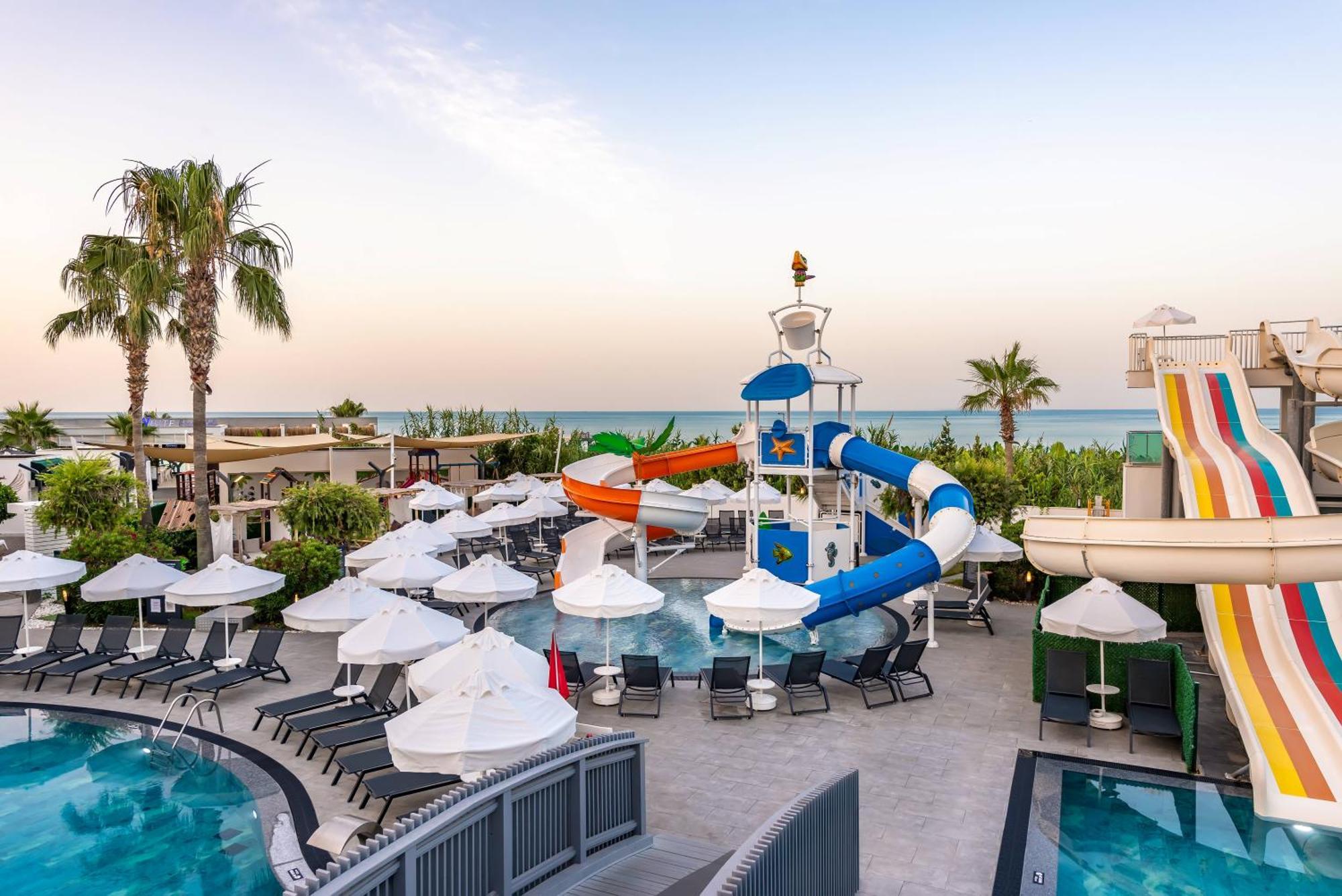 Hotel White 5*
