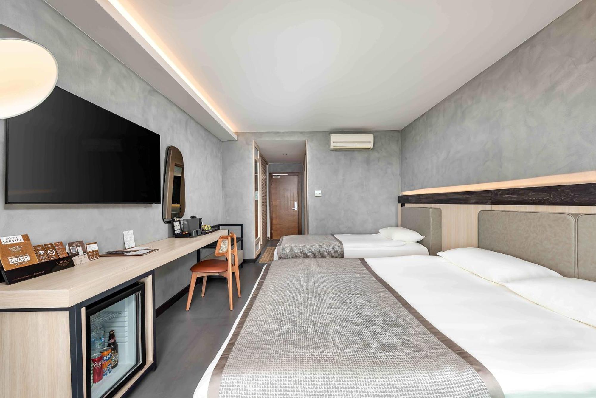 Hotel White 5*
